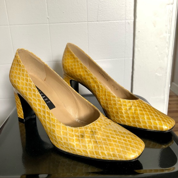 Stuart Weitzman Vintage Pumps Yellow Snakeskin 7.5 - Picture 2 of 7